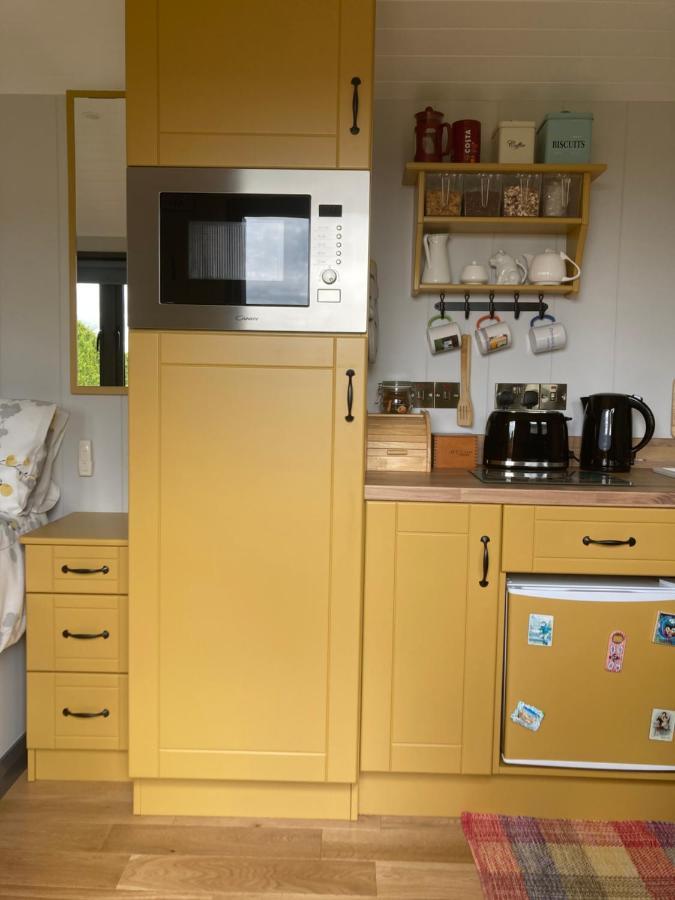 Atlantic Way Shepherd Hut Моувил Екстериор снимка